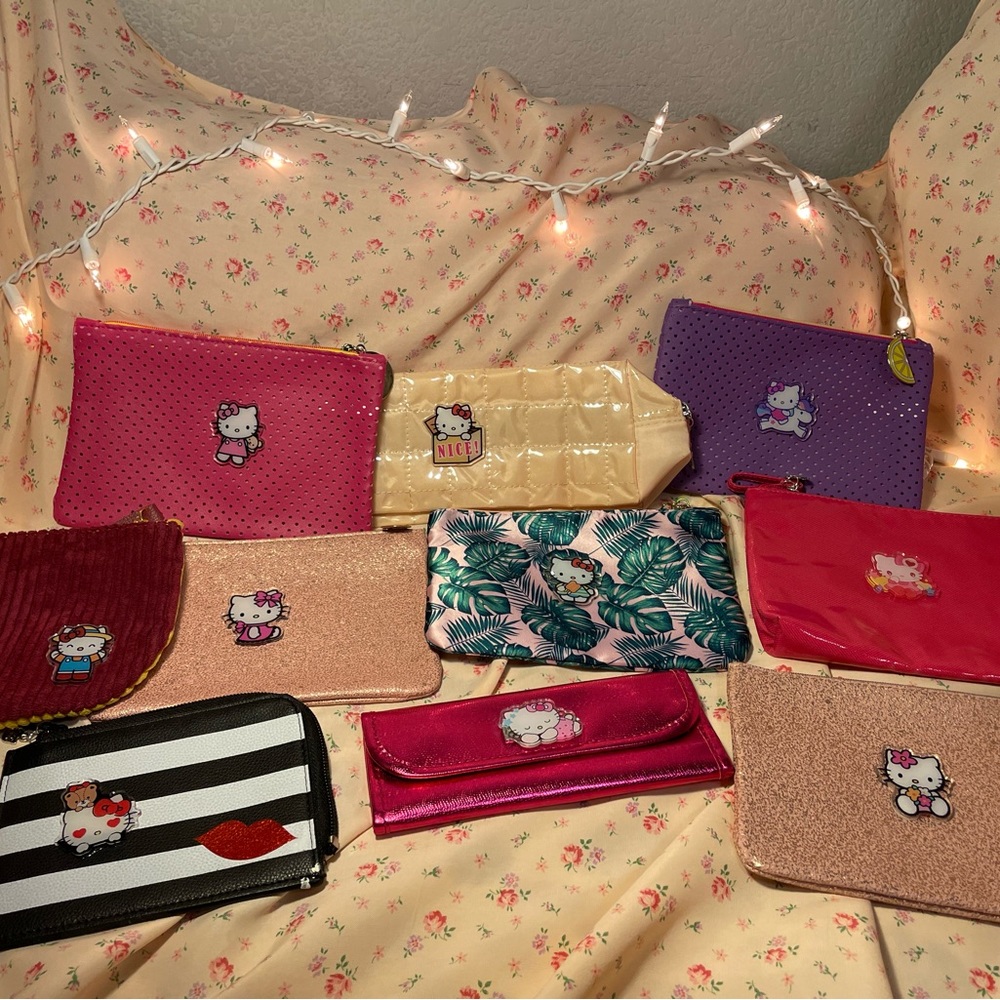 🎀Hello Kitty Bundle of Purses🎀